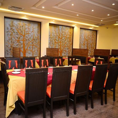 Hotel 12J Lahore Eksteriør billede