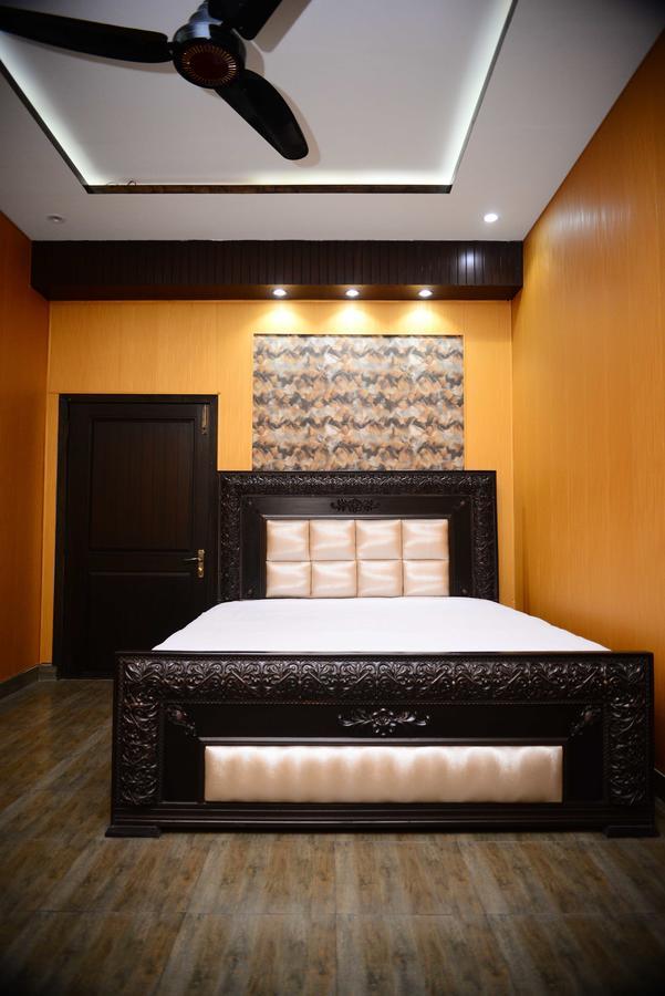Hotel 12J Lahore Eksteriør billede