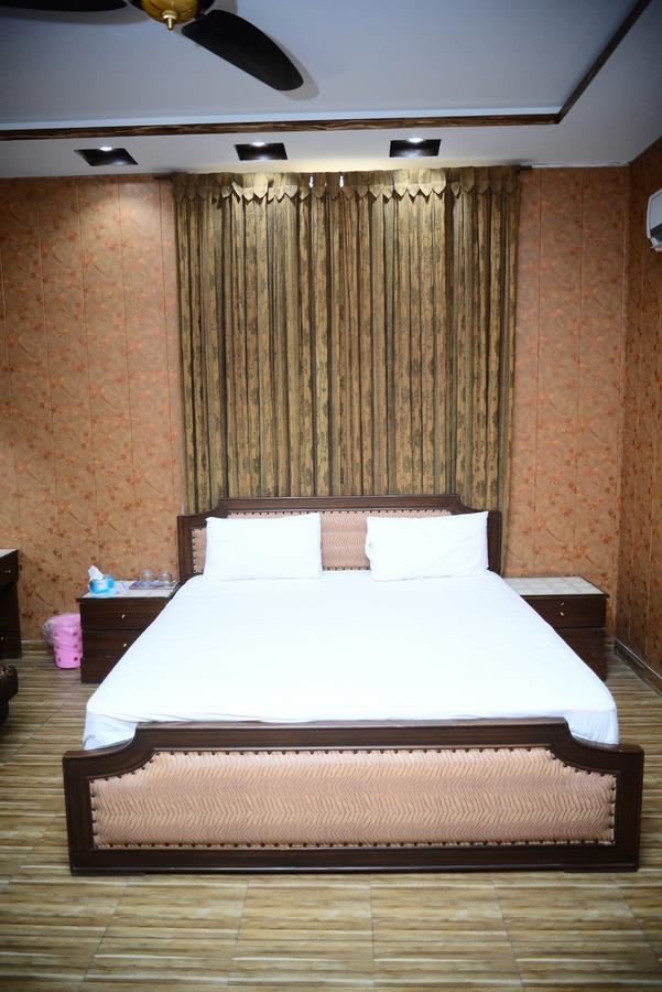 Hotel 12J Lahore Eksteriør billede