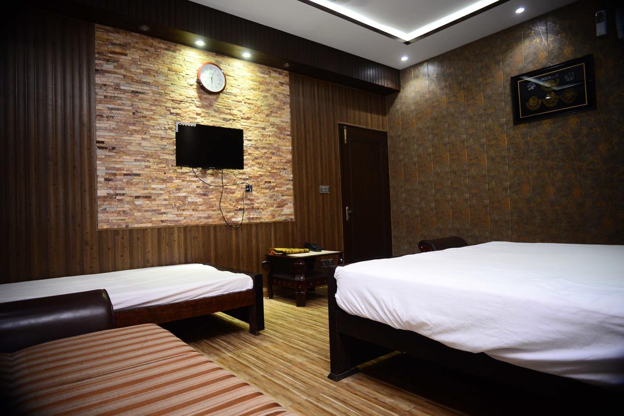Hotel 12J Lahore Eksteriør billede