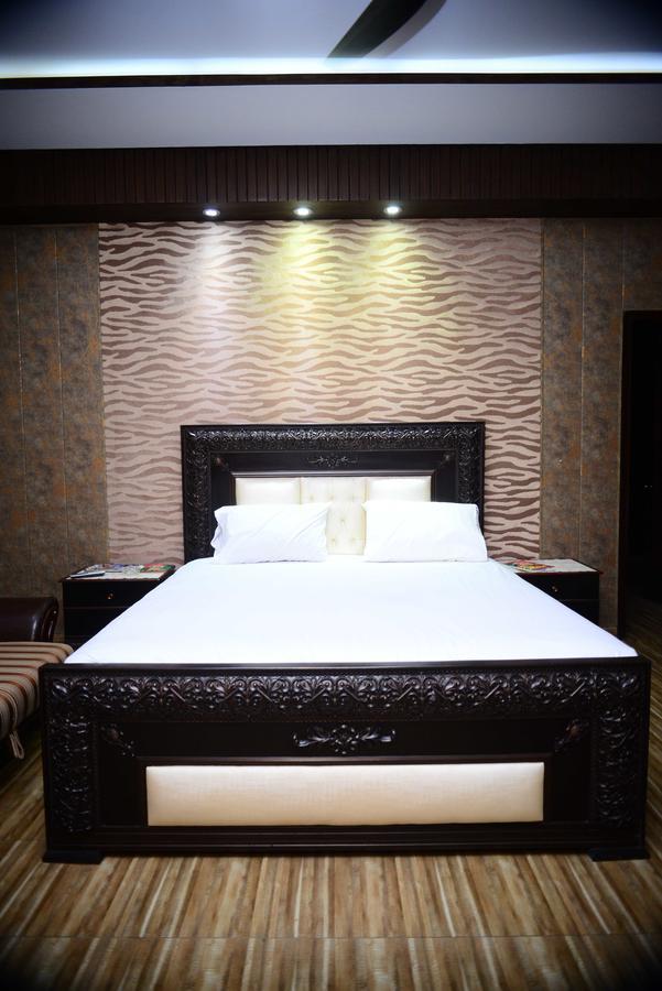Hotel 12J Lahore Eksteriør billede