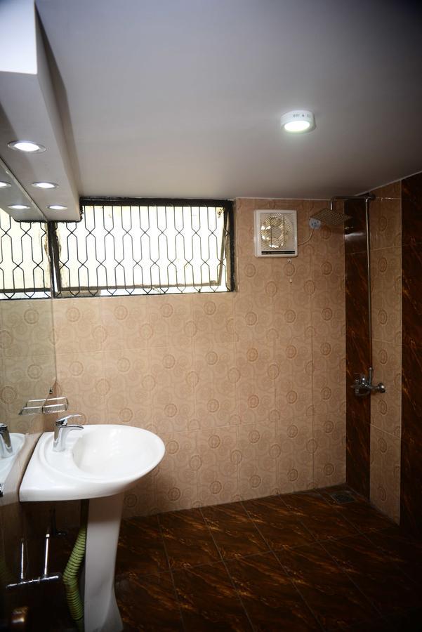 Hotel 12J Lahore Eksteriør billede