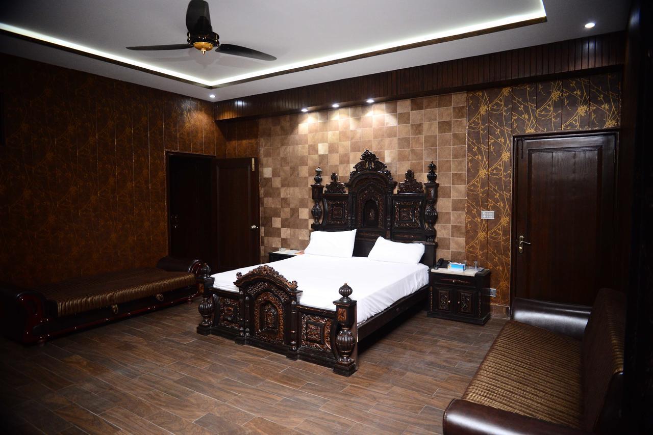 Hotel 12J Lahore Eksteriør billede