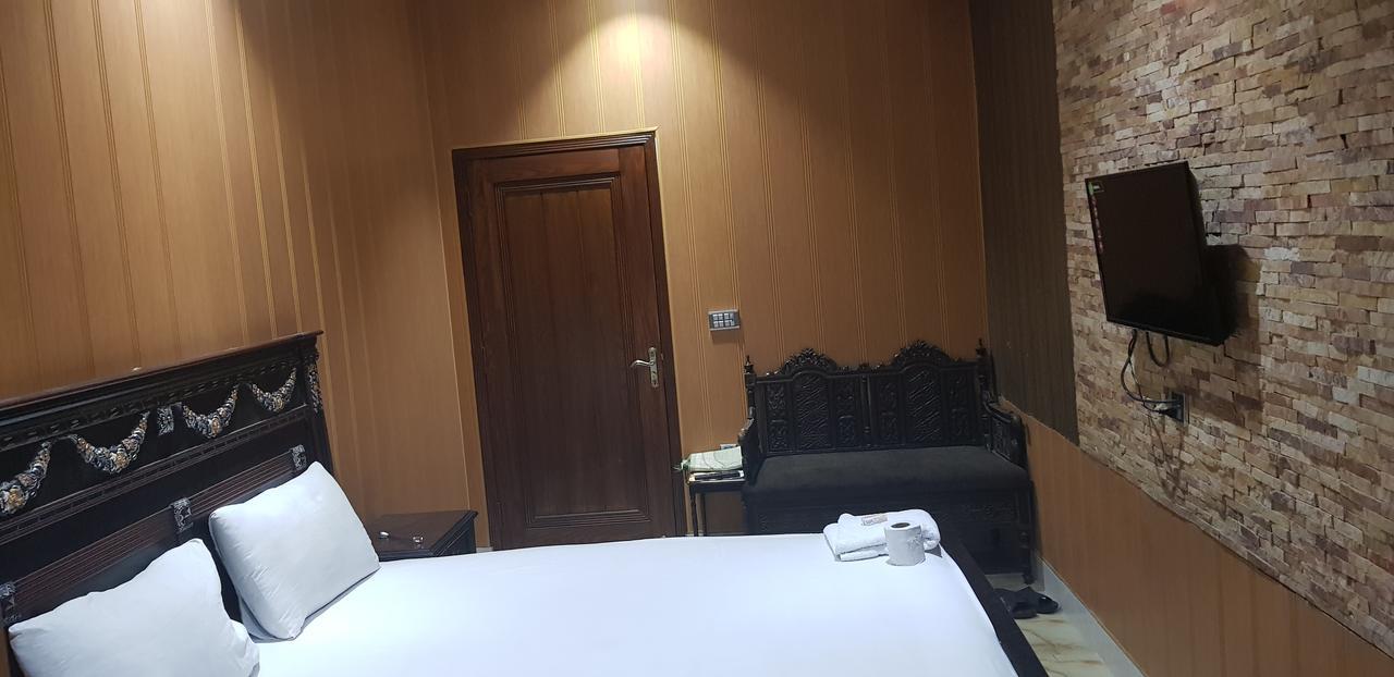 Hotel 12J Lahore Eksteriør billede